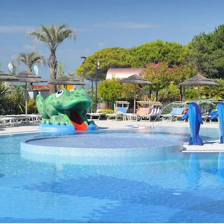 Relaxing With Terrace And Pool In Apartment Bibione